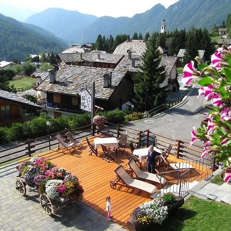Lo Peyo Aparthotel Champoluc